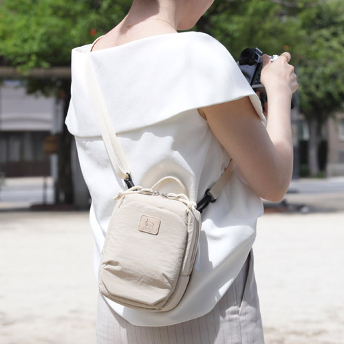 Chululu(チュルル) ルモ ミニショルダーバッグ ベージュ カメラバッグ